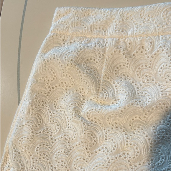 Theory White Eyelet Shorts - Picture 8 of 9